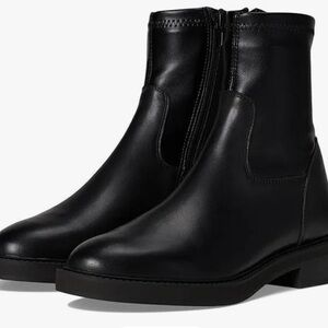 Steve Madden Lazio Black Leather Ankle Bootie - 7